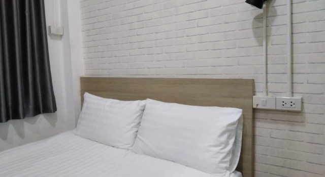 Ze Residence Bang Aor