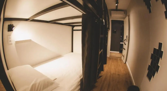 Кровать в общем номере (женский номер) Wanderlust Hostel
