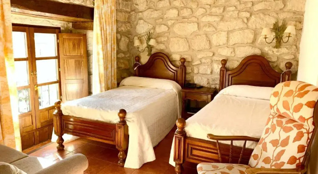 Двухместный номер Premium с красивым видом из окна Hotel Tres Coronas de Silos