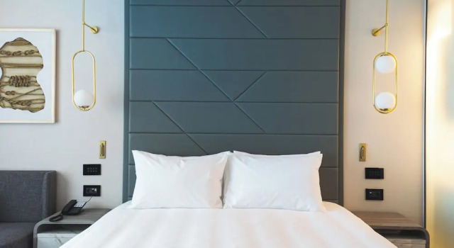 Двухместный номер Standard с балконом и с видом на озеро Crowne Plaza Constanta - Mamaia Beach by IHG