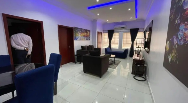 Lovely 2-bedroom condo with free parking and WiFi., Varaa Hotelli Lekki Phase 1 