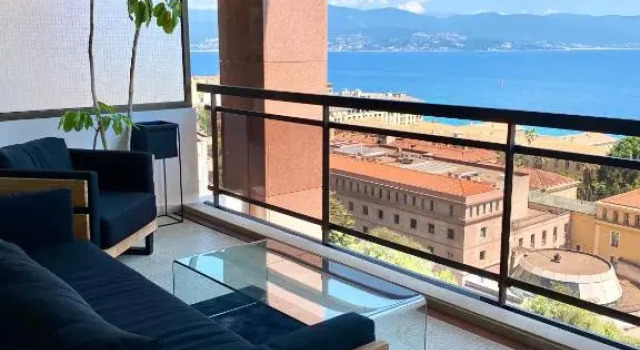 Grand T2 STANDING AJACCIO Proche centre et plages VUE PANORAMIQUE PARKING PRIVE, Varaa Hotelli Ajaccio 