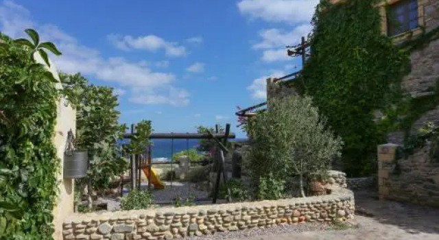 Guest House 4 Stars Monemvasia, Prenota Affittacamere Malvasia 