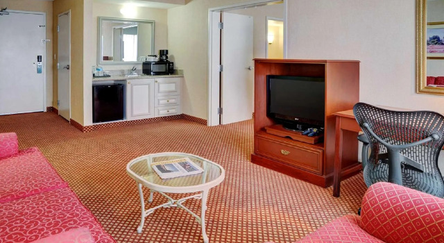 Двухместный полулюкс Hilton Garden Inn Kitchener/Cambridge
