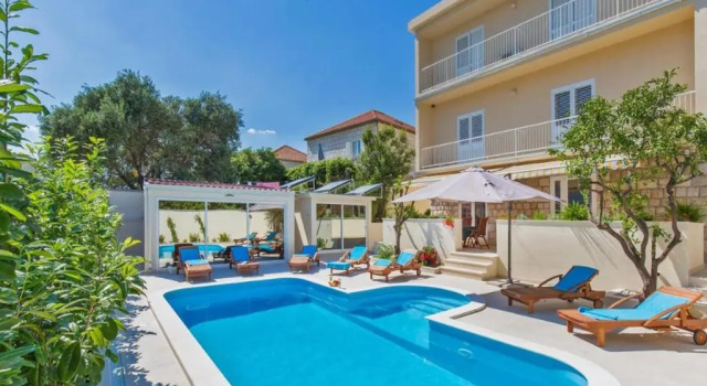 Апартаменты Superior Apartments St Thomas