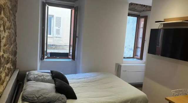 Charmant Studio Au Cœur de la Rue Fesch D'ajaccio