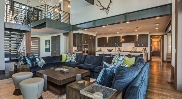 Stunning 6-bedroom Chalet in Heart of Park City 6 Home by Redawning, Varaa Mökki Park City 