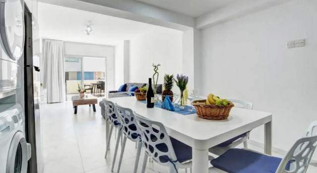 Апартаменты MyHome DeLux, Napa Blue 3Bed with Pool