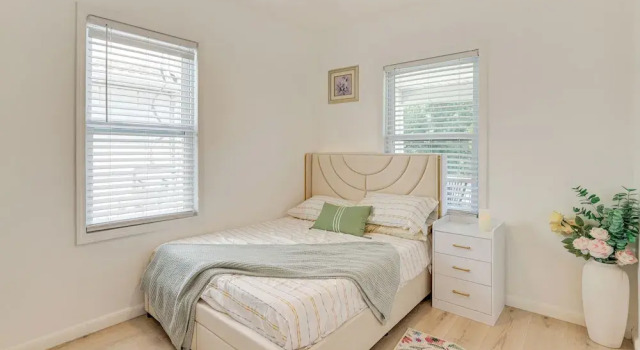 2 Mi to State Park: Updated Niagara Falls Home, Buchen Sie Ferienhaus Niagara Falls 
