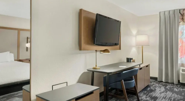 Двухместный люкс Fairfield Inn & Suites Mt. Pleasant