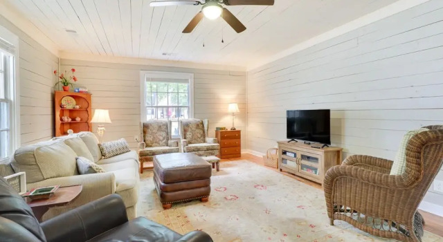 Charming Bryan Home - 3 Mi to Kyle Field!