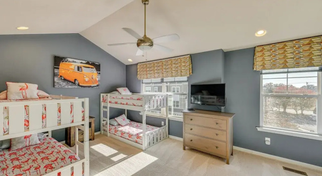 2 Mi to Beach: Townhome w/ Breezy Balcony!, Забронировать Отель Рехобот-Бич Delaware Beaches, рядом с Аутлет-центр Tanger Outlets Rehoboth Beach