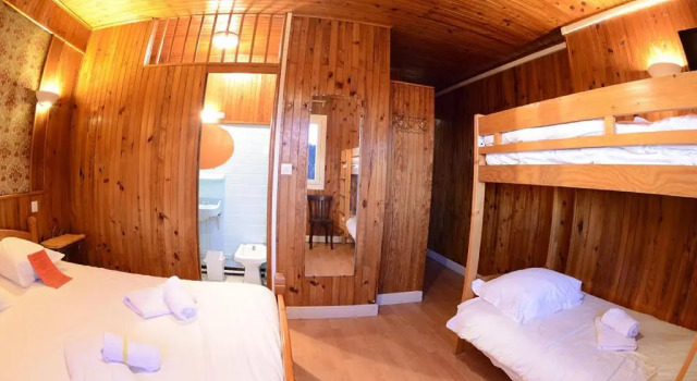 Четырёхместный номер Standard Auberge Restaurant du Virage