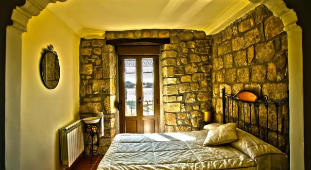 Masia Manonelles, Book Hotel Biosca Lleida