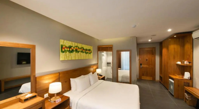 Двухместный номер Deluxe с балконом Maple Hotel & Apartment