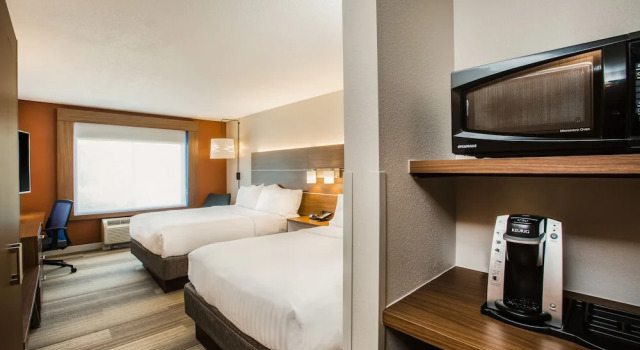 Четырёхместный номер Standard Holiday Inn Express & Suites Bellevue -Omaha Area- by IHG