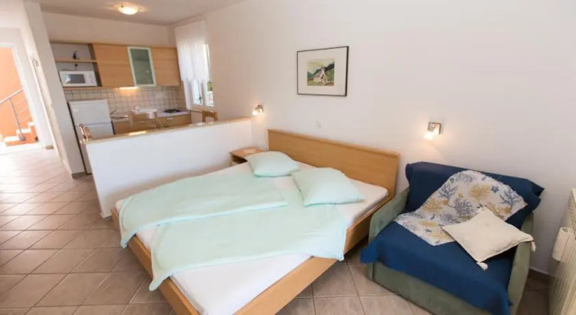 Apartments Marko, Varaa Huoneisto Hotellit Kvarner Islands uima-altaalla, Uima-allas
