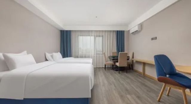 Люкс Luxury Kyriad Hotel