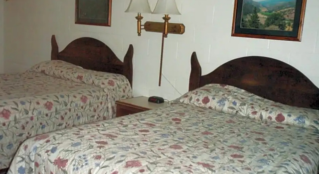Forest Lodge Motel, Rezerwuj Motel Happy Camp Kalifornia