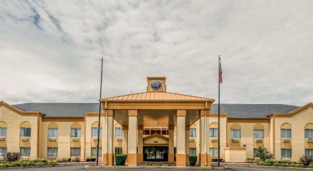 Четырёхместный люкс SureStay by Best Western Marion