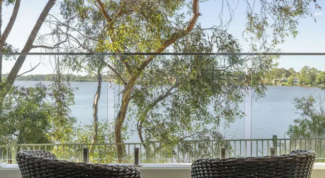 Номер Standard Цокольный этаж с балконом Nagambie Waterfront Motel