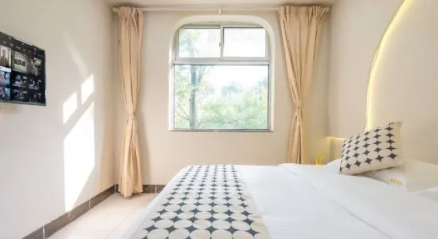 Qiyu Caoyuan Family Hotel, Book Hotel Chengde Hebei