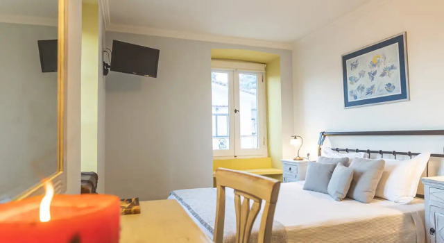 Двухместный номер Standard Arethousa Hotel