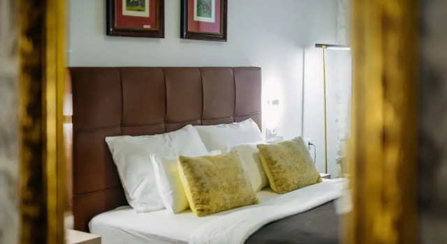 Central W Apartment and Rooms by DuHomes