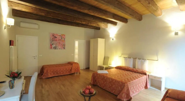 Четырёхместный номер Standard Honey Rooms Ferrara