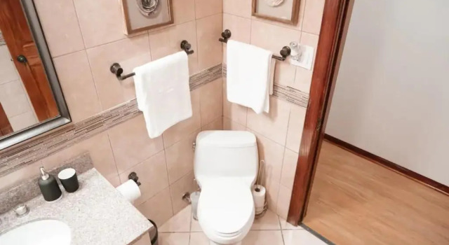 Spacious 2BR Apt plus Free Indoor Garage Parking, Rezervați Hotel Chicago Chicago