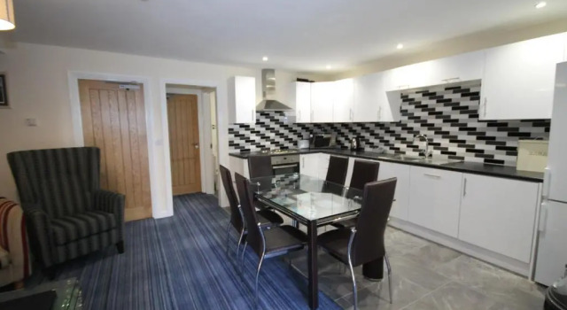 Marine Apartment, Rezervați Apartament Hoteluri în Dyfed cu parcare, Parcare