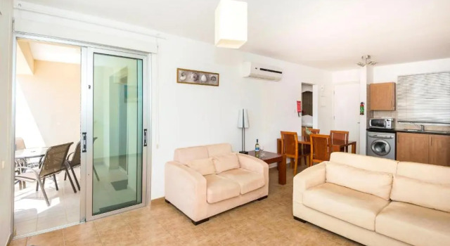 SEABREEZE APARTMENT 200m away from the sea, Rezervovat Apartmán Hotely v Paralimni s parkováním, Parkování
