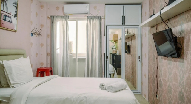 Cozy Stay Studio Room at Medina Apartment