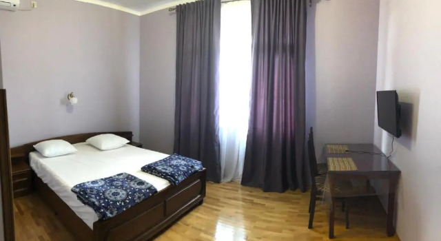 Lora Guesthouse