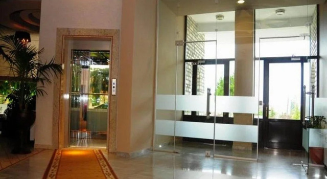 Hotel George, Забронировать Отель Недорогие отели Корчи, недорого