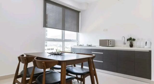 Апартаменты с балконом и с видом на город StayNest Suites at Gurney Drive