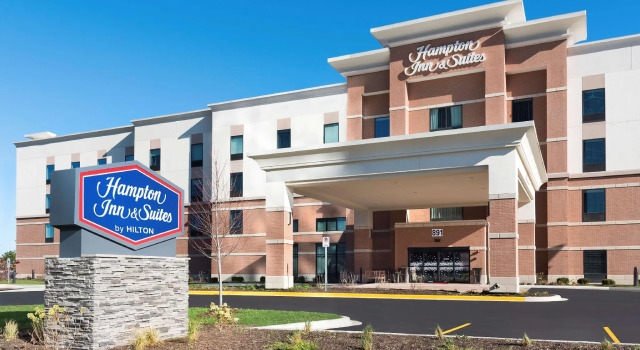 Кровать в общем номере Hampton Inn & Suites by Hilton Chicago Schaumburg IL