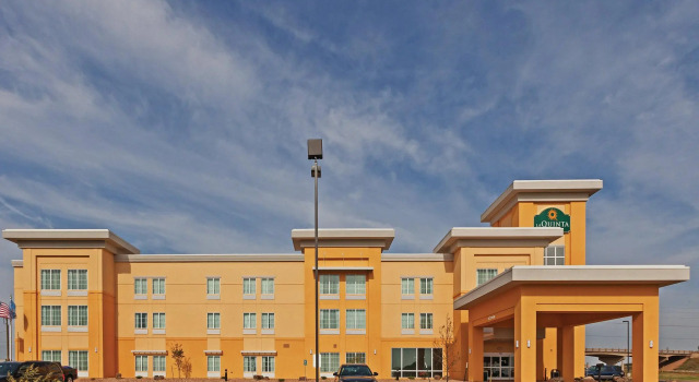 Четырёхместный номер Standard La Quinta by Wyndham Clinton Historic Route 66