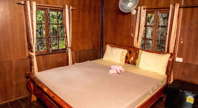 Номер Standard Haad Yao Over Bay Resort