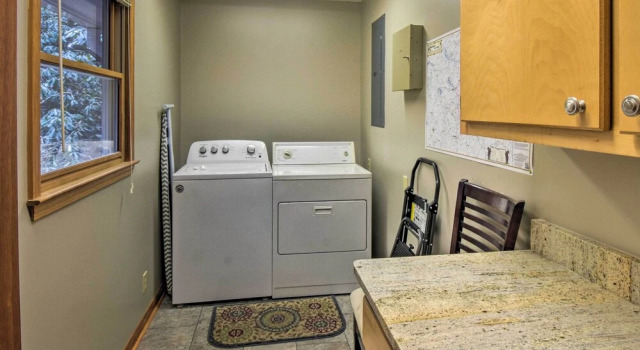 Secluded 'lavinder Laurel Leaf Cottage' Near Creek, Book Hotel Hoteller i Lakemont med parkering, Parkering