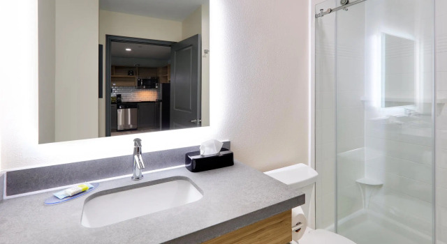 Двухместный люкс c 1 комнатой Candlewood Suites DFW West - Hurst by IHG