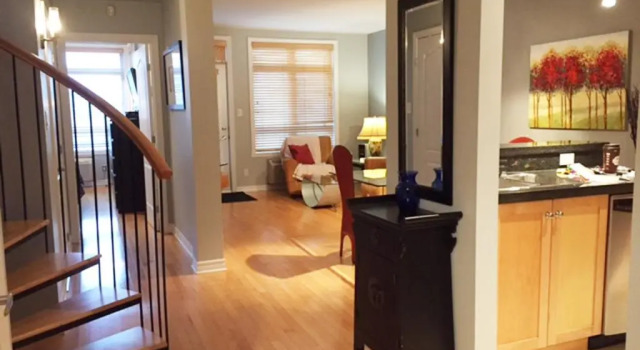 Люкс с видом на восход ApartHotelMontreal by Les Terrasses Saint Urbain 2225I2