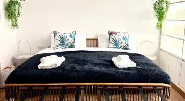 “Thong Lo” 3BR Home 75”SmartTV Netflix Thong Lo Alley · Quiet Home in the City Center