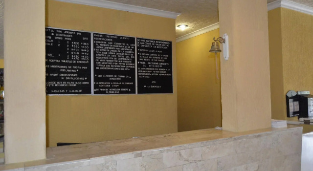 Hotel San Jeronimo Inn, Rezerwuj Hotel Hotele w Toluca z parkingiem, Parking