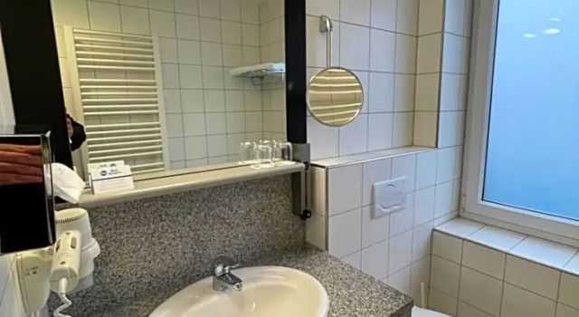 Номер Comfort с балконом PLAZA INN Heidehof