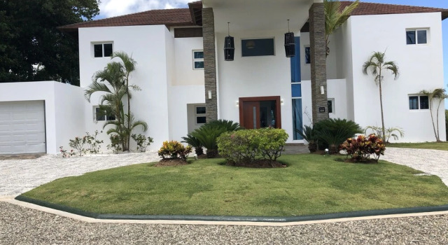 Newly LUXURY designed villa