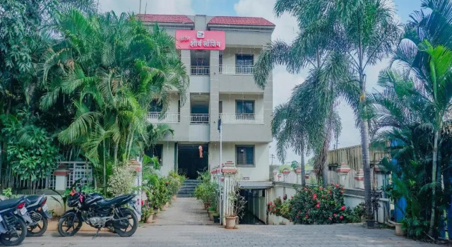 SPOT ON 76708 Shourya Lodge, Забронировать Отель Отели штата Махараштры 3 звезды, 3*