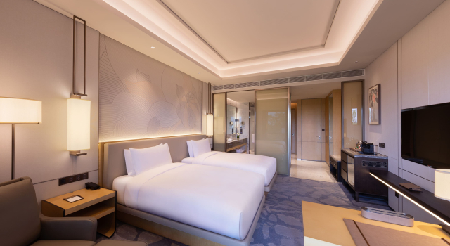 Номер Standard с балконом Gran Melia Chengdu