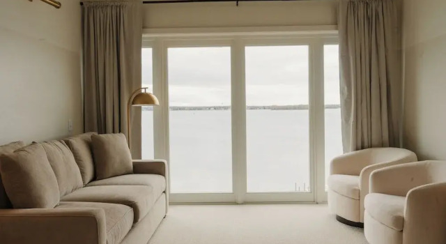 Люкс с видом на озеро The Shoreline Hotel