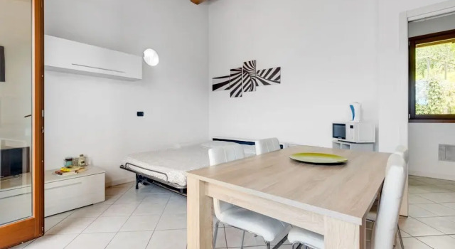 Graceful Apartment in Siviano With Balcony, Buchen Sie Ferienwohnung Monte Isola Iseosee
